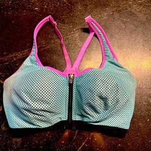 Victoria’s Secret knockout sports bra